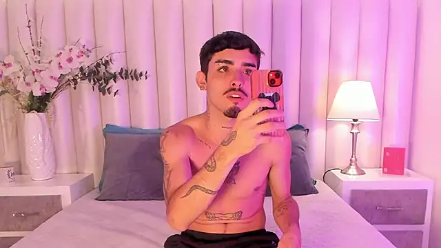 NikoStone  online show from October 7, 2025, 4:53 am