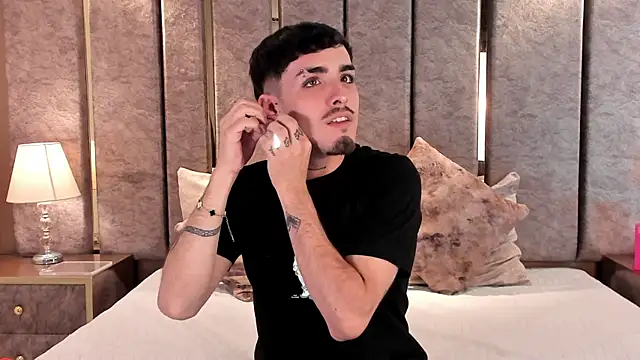 Snapshot of NikoStone_ chatting on January 17, 2026, 5:23 am NikoStone online show from January 17, 2026, 5:23 am