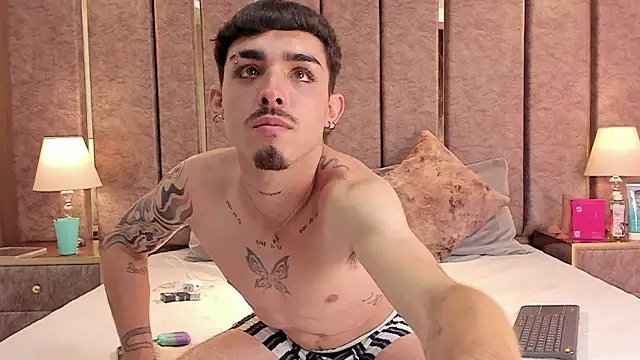 Snapshot of NikoStone_ chatting on March 1, 2026, 5:09 am NikoStone online show from March 1, 2026, 5:09 am