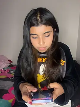 DianeSuns  online show from May 6, 2026, 5:03 am