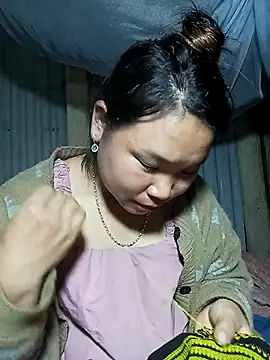 may-squirl online show from November 6, 2025, 12:17 pm