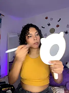 ViolettaMiller  online show from October 29, 2025, 1:13 pm