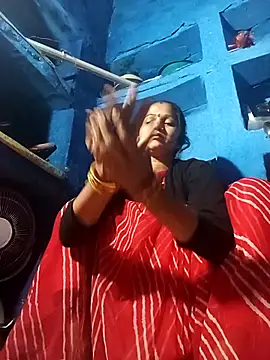 Jooli xx online show from November 26, 2025, 11:39 pm