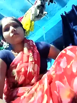 Jooli xx online show from April 5, 2026, 2:25 pm