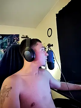 Snapshot of YoBlezz chatting on September 15, 2025, 5:29 am YoBlezz online show from September 15, 2025, 5:29 am