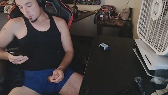 Snapshot of YoBlezz chatting on September 23, 2025, 7:00 am YoBlezz online show from September 23, 2025, 7:00 am