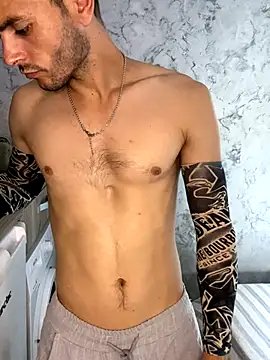 Snapshot of LeonNovaro chatting on September 10, 2025, 9:20 am LeonNovaro online show from September 10, 2025, 9:20 am