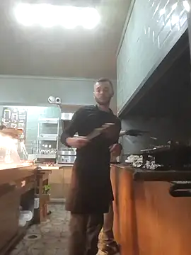 Snapshot of LeonNovaro chatting on October 30, 2025, 8:27 am LeonNovaro online show from October 30, 2025, 8:27 am