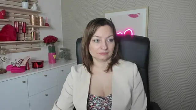 angelaSamt online show from February 27, 2026, 6:24 am