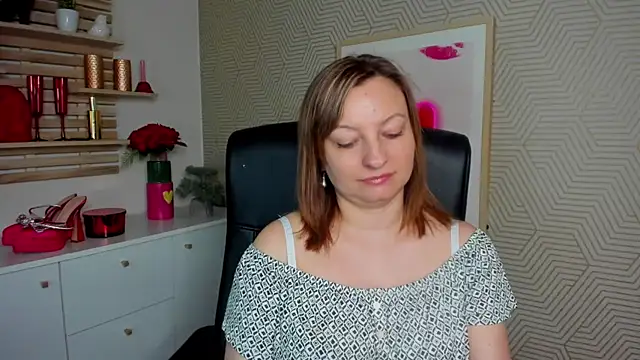 angelaSamt online show from April 22, 2026, 5:32 am