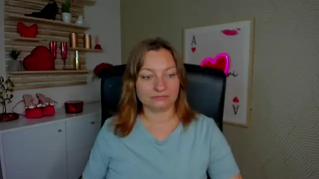 Snapshot of angelaSamt chatting on July 7, 2026, 5:43 am angelaSamt online show from July 7, 2026, 5:43 am
