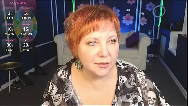 Snapshot of Kira_Kenett chatting on October 9, 2025, 7:50 am Kira Kenett online show from October 9, 2025, 7:50 am