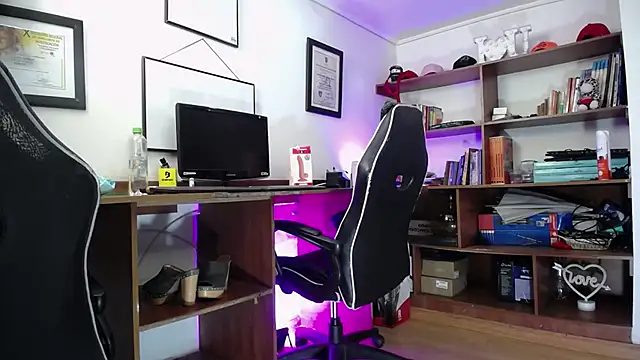 GretaVoss  online show from October 2, 2025, 8:05 pm