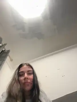 Snapshot of valentinalamont chatting on September 21, 2025, 9:27 pm valentinalamont online show from September 21, 2025, 9:27 pm