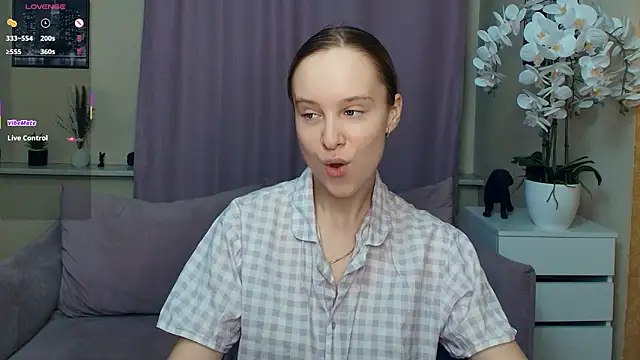 SoonMoor online show from March 22, 2026, 6:33 pm