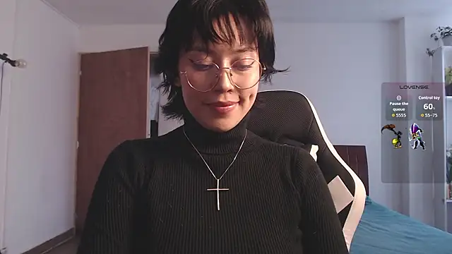 Ellyuwuw online show from October 11, 2025, 8:51 pm