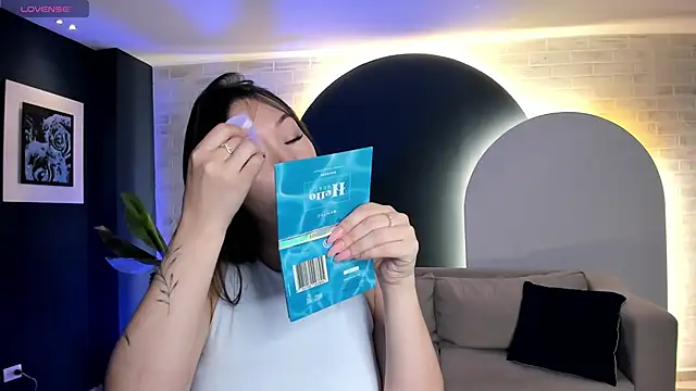 Snapshot of AnnaHoffman_ chatting on October 28, 2025, 7:49 pm AnnaHoffman  online show from October 28, 2025, 7:49 pm