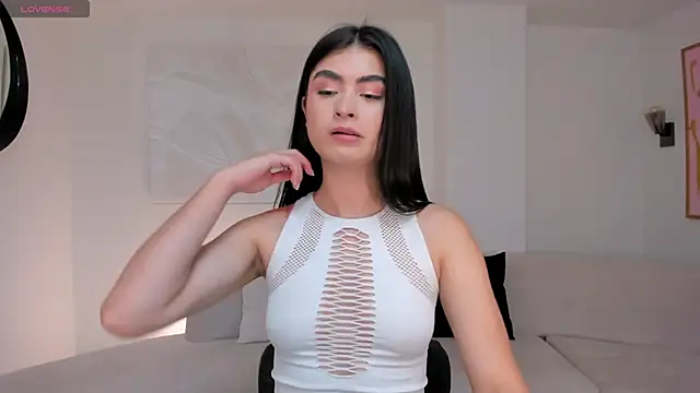 Snapshot of LucyWeiss_ chatting on October 2, 2025, 8:05 pm LucyWeiss online show from October 2, 2025, 8:05 pm