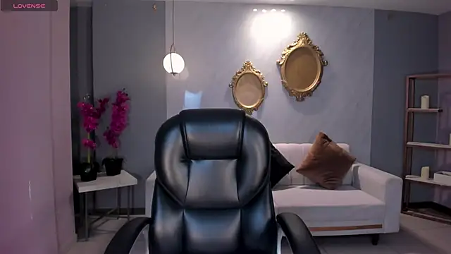 MayaMoretti  online show from February 24, 2026, 3:48 am