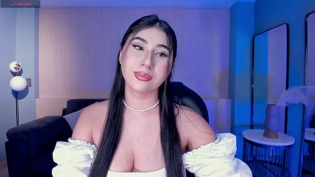 MayaMoretti  online show from May 27, 2026, 7:55 pm