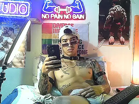 Strongcockfitness online show from September 15, 2025, 11:16 pm