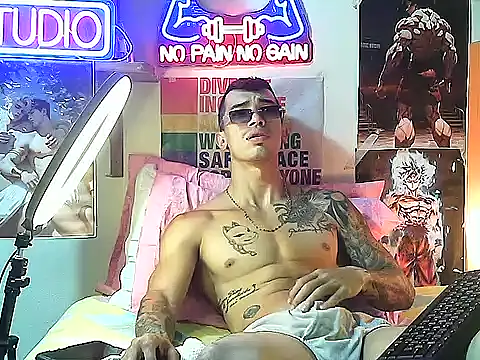 Strongcockfitness online show from September 24, 2025, 11:30 pm