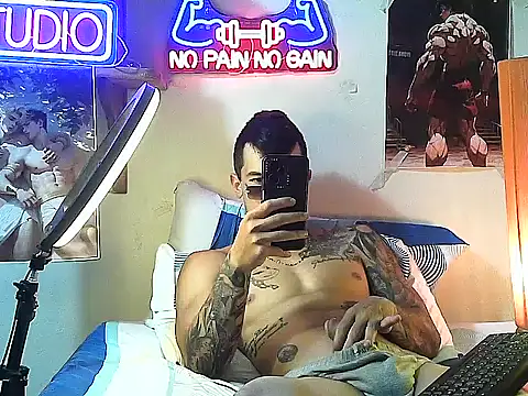 Strongcockfitness online show from October 4, 2025, 1:03 am