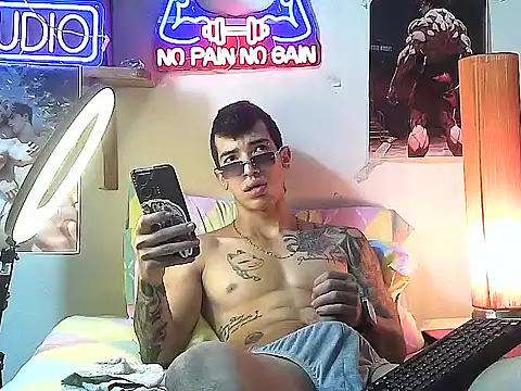 Strongcockfitness online show from October 22, 2025, 11:04 pm