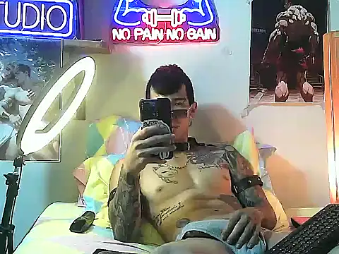 Strongcockfitness online show from October 29, 2025, 9:05 pm