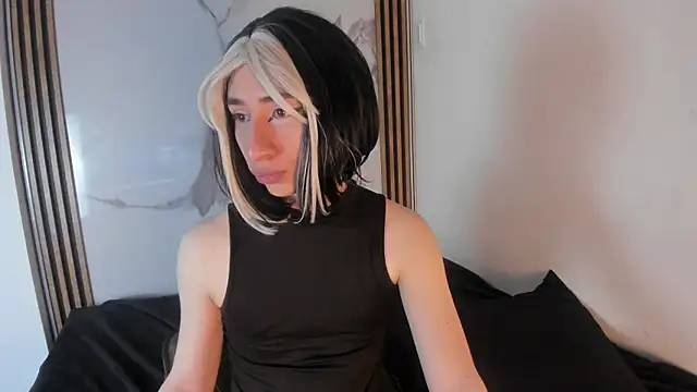 Snapshot of Charlottee_slave chatting on September 28, 2025, 2:17 am Charlottee slave online show from September 28, 2025, 2:17 am