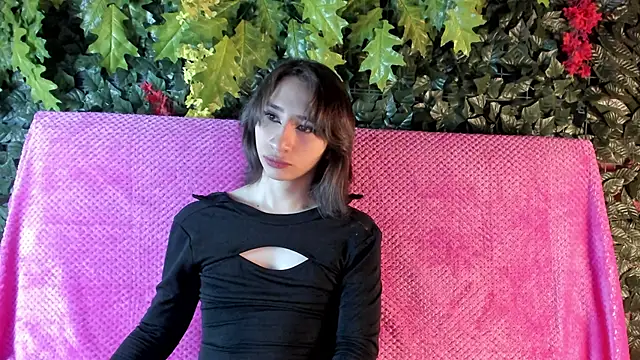 Snapshot of Charlottee_slave chatting on October 16, 2025, 2:56 am Charlottee slave online show from October 16, 2025, 2:56 am