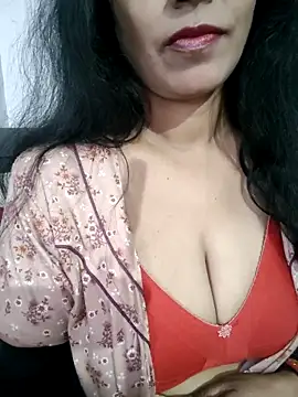 Deepa Sharma143 online show from November 12, 2025, 1:39 am