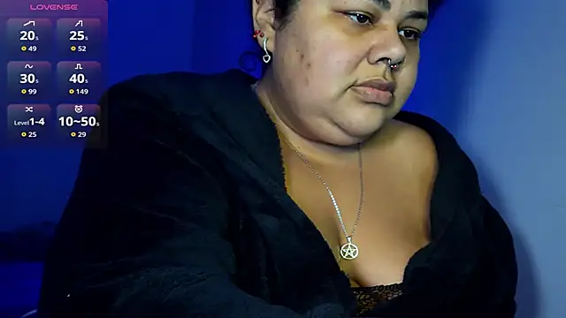 Snapshot of xlatinastar chatting on June 23, 2026, 11:03 pm xlatinastar online show from June 23, 2026, 11:03 pm