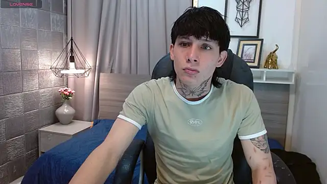 Iantwink18 online show from October 25, 2025, 8:14 pm