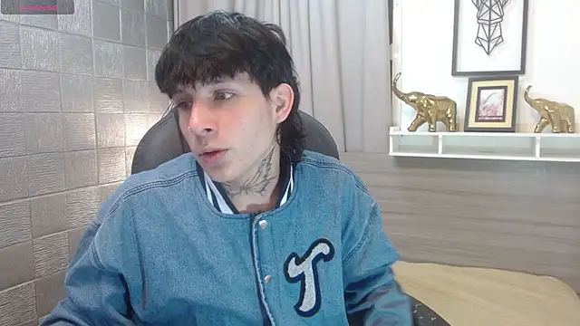 Iantwink18 online show from November 10, 2025, 11:04 pm