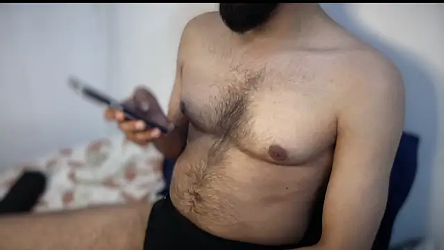 yourhunk69 online show from April 19, 2026, 5:12 pm