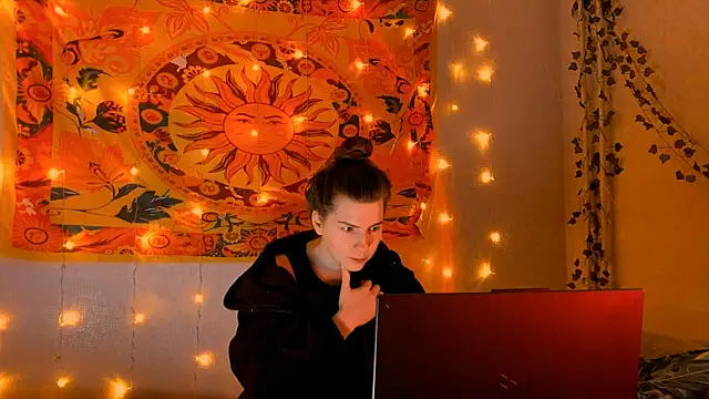 AliceCUNTach online show from February 8, 2026, 5:11 am