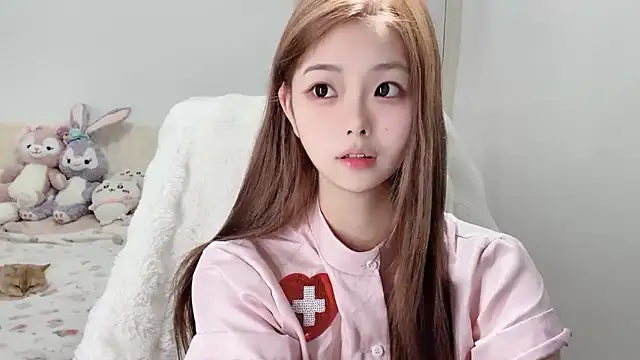 xiaoyugan-99 online show from November 11, 2025, 3:45 pm