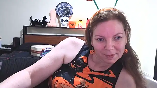 aussiepeaches online show from October 29, 2025, 10:33 pm