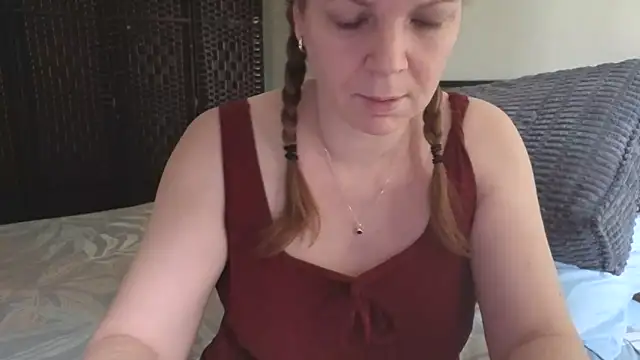 aussiepeaches online show from March 11, 2026, 1:00 am