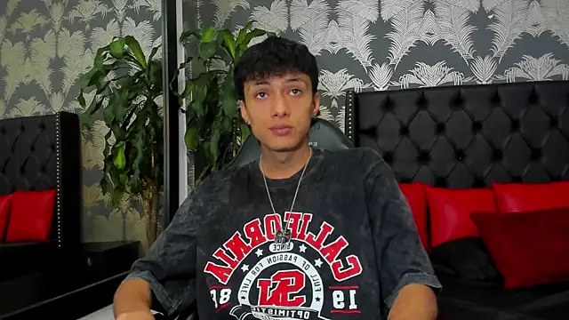 Lean Portman online show from April 6, 2026, 2:18 pm