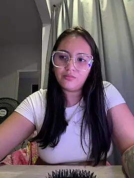 Snapshot of Angeldusttt chatting on September 26, 2025, 5:00 am Angeldusttt online show from September 26, 2025, 5:00 am