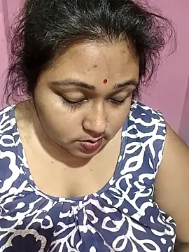 hotbhabhi011 online show from April 10, 2026, 5:28 pm