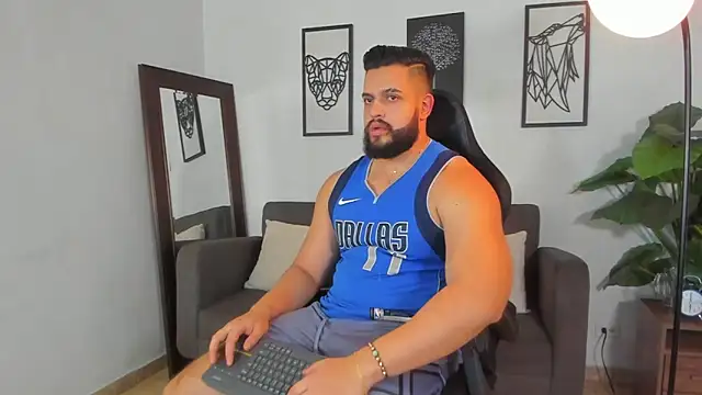 Justin kingX7 online show from April 10, 2026, 4:06 am