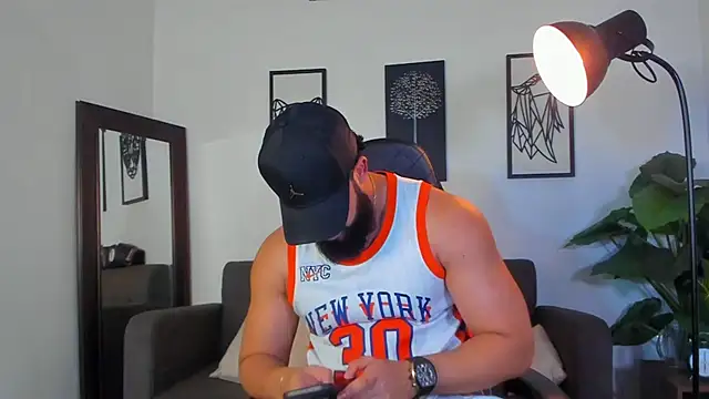 Justin kingX7 online show from July 13, 2026, 4:37 am
