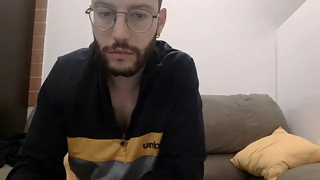 Amicisegreti online show from January 14, 2026, 6:30 am