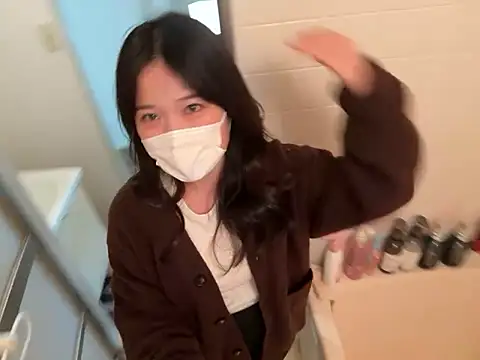 Snapshot of hikiwarinatto_xoxo chatting on November 3, 2025, 5:42 am hikiwarinatto xoxo online show from November 3, 2025, 5:42 am