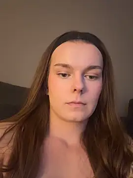 LisaFreier online show from September 17, 2025, 6:20 pm