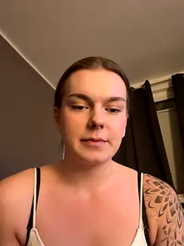 LisaFreier online show from October 1, 2025, 6:25 pm