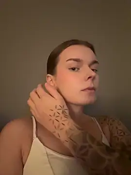 LisaFreier online show from October 5, 2025, 7:12 pm